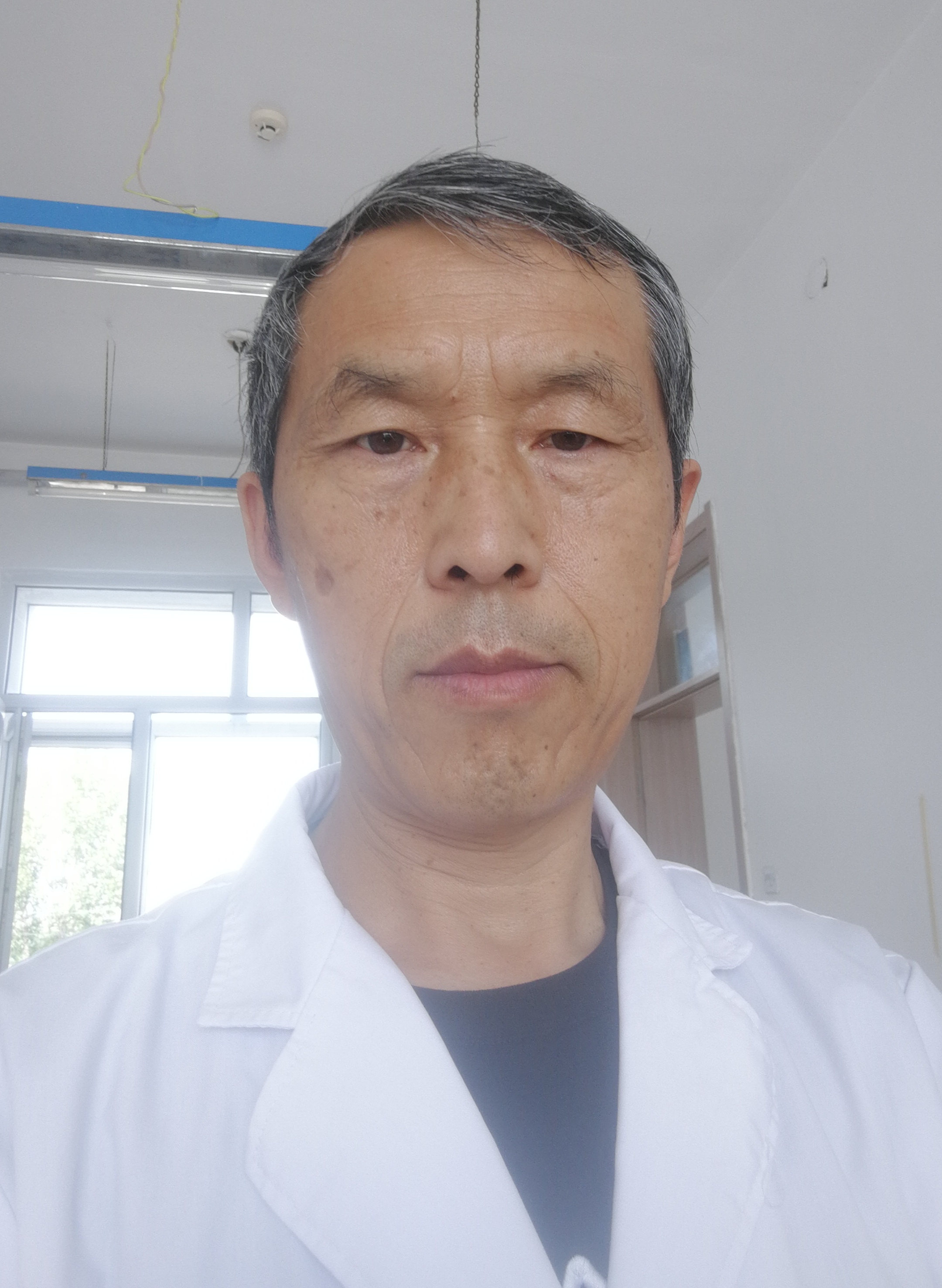 王子生头像