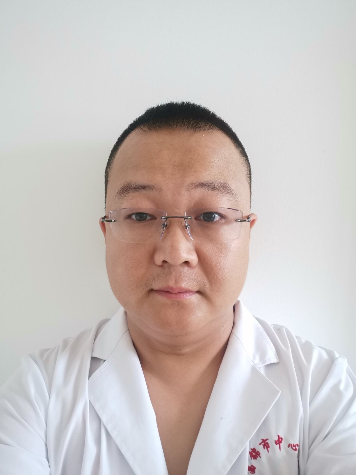 王尚华头像