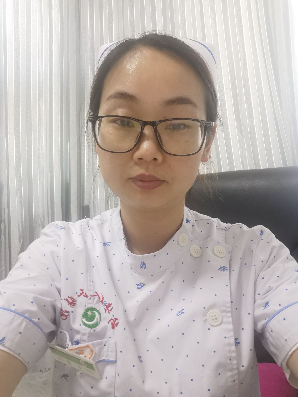 王蕾头像