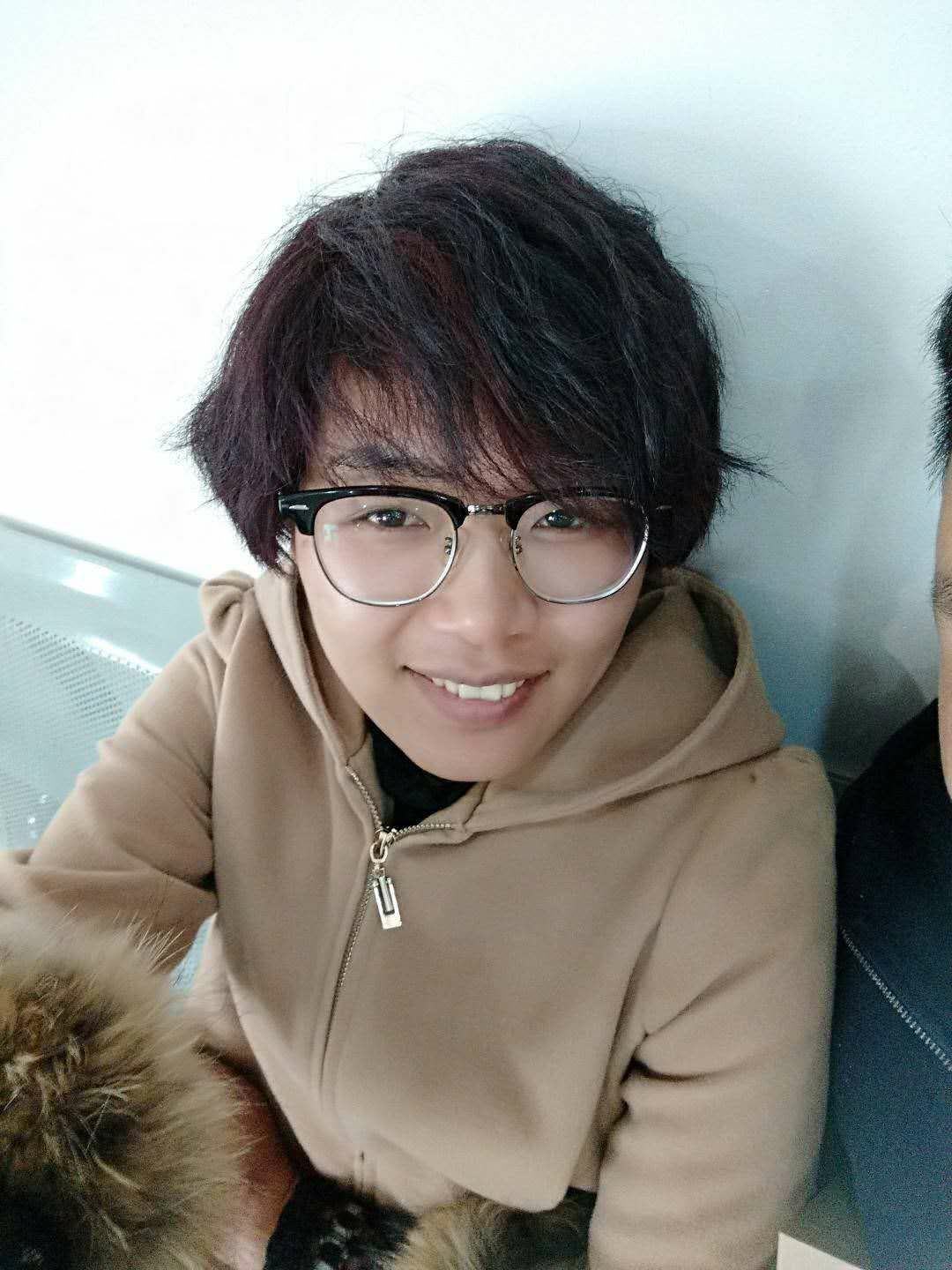 李洪江头像