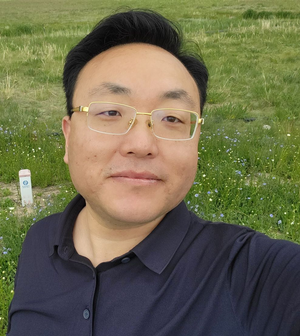 李伟头像