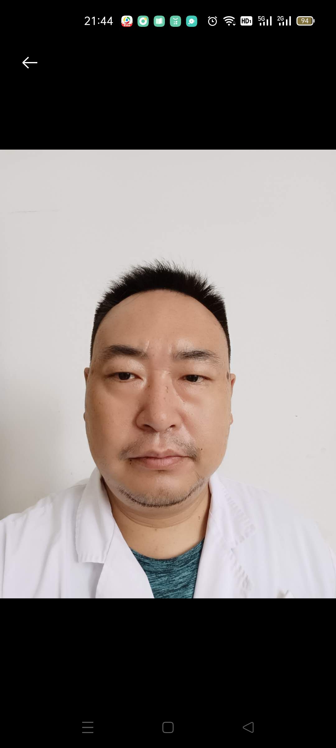 许靖头像