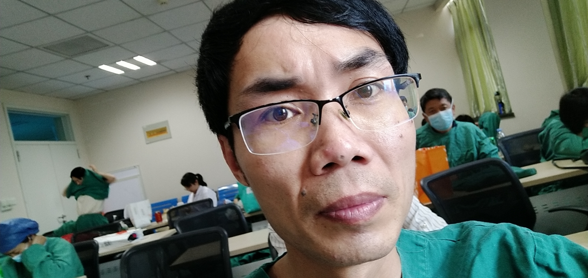 洪凡头像
