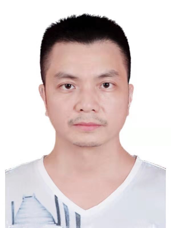 尹小兵头像