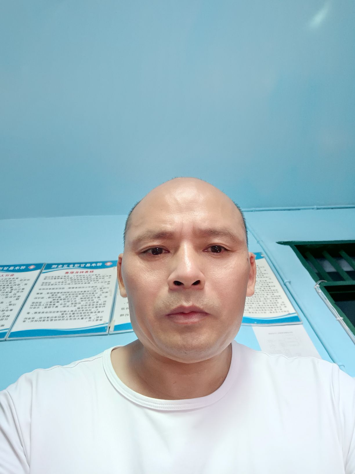 何建平头像