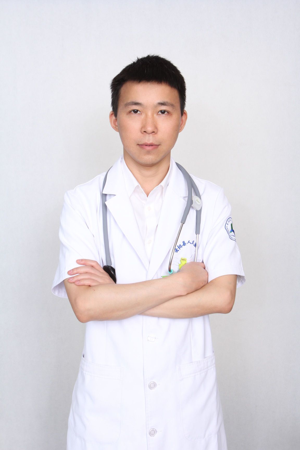 李伦头像