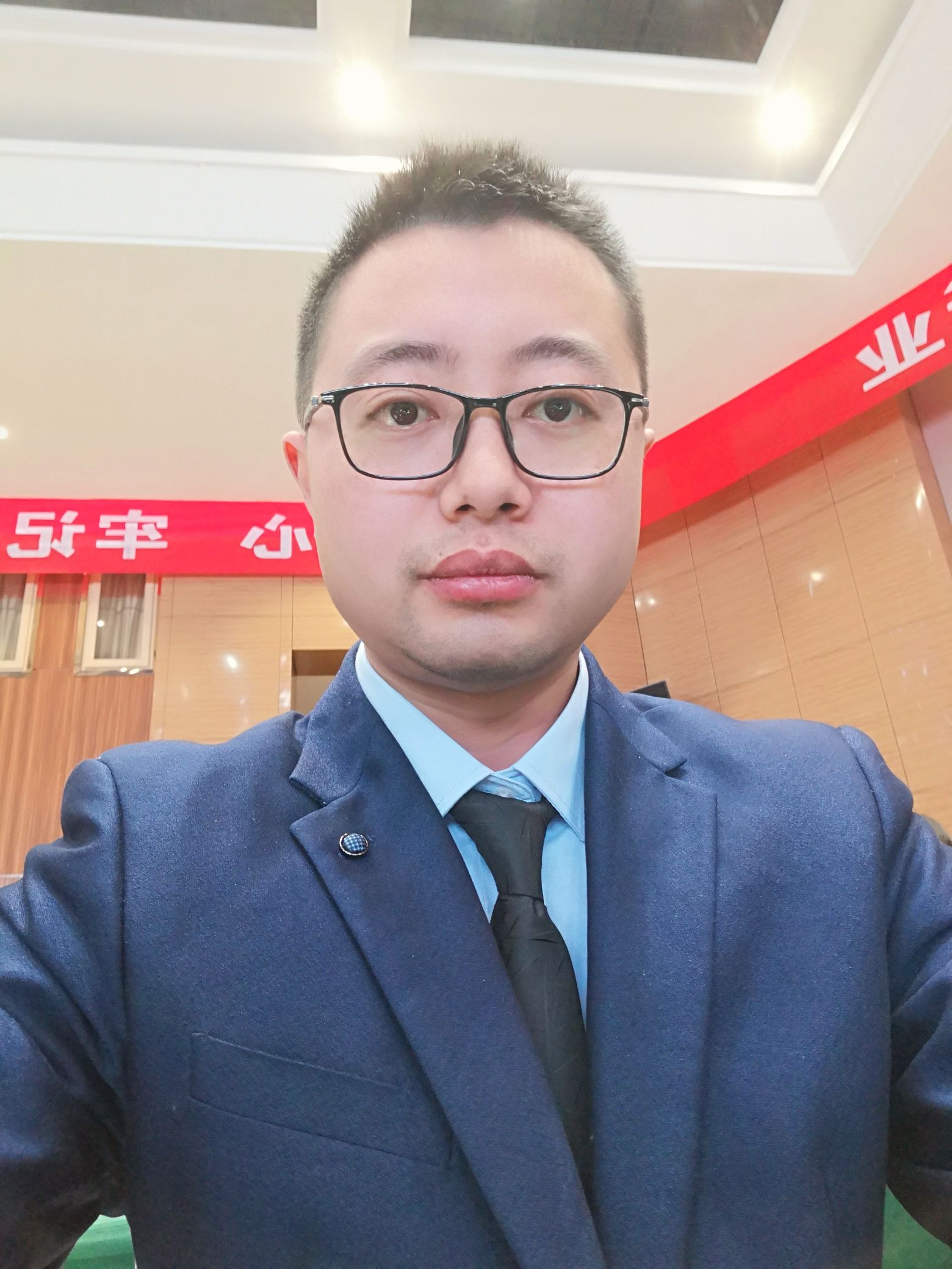 邓鹏头像
