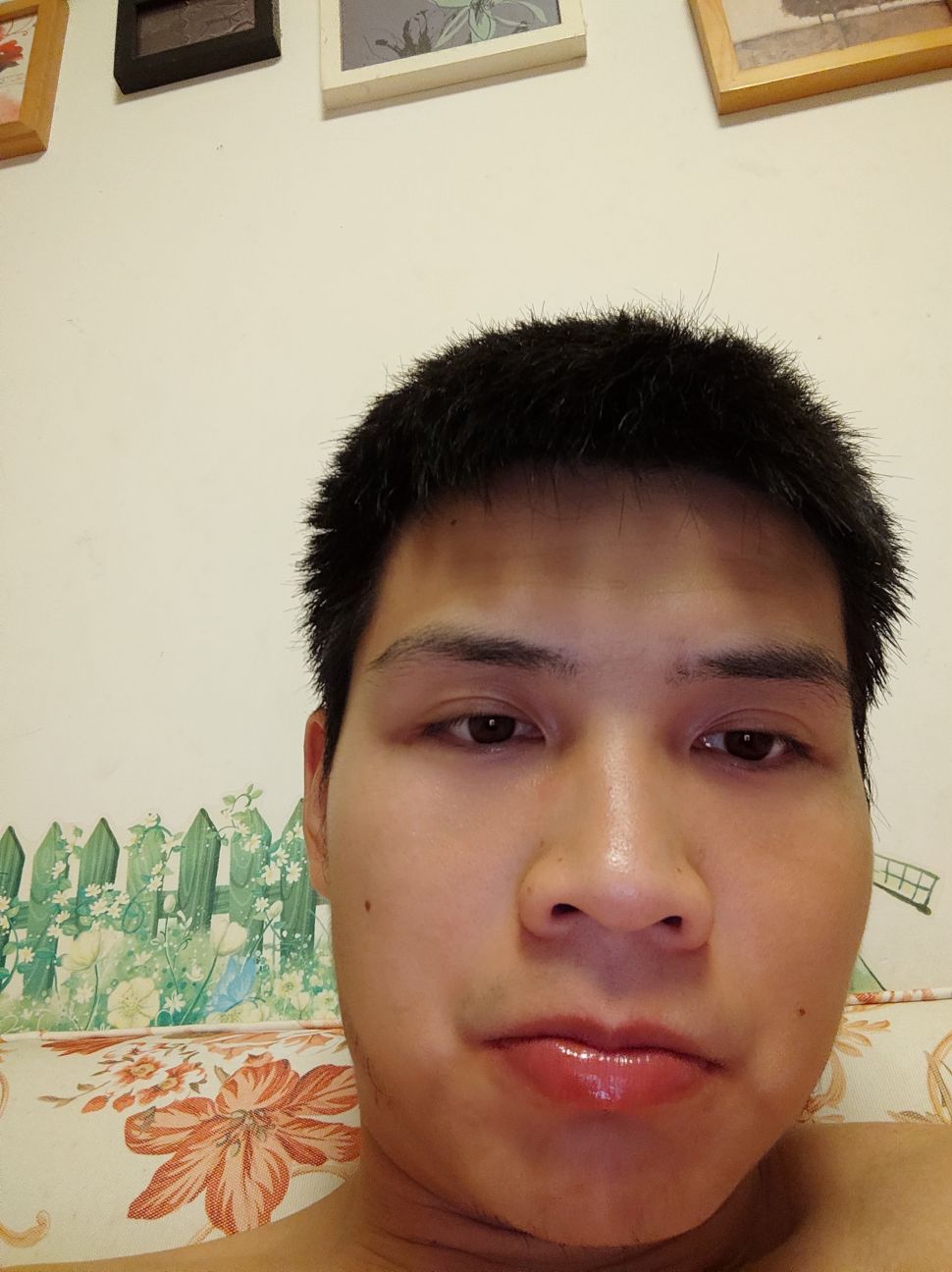 何心头像