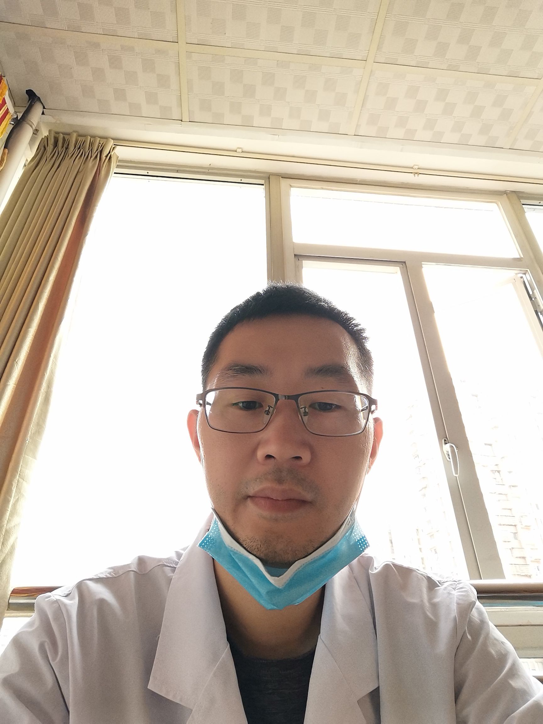李伟头像
