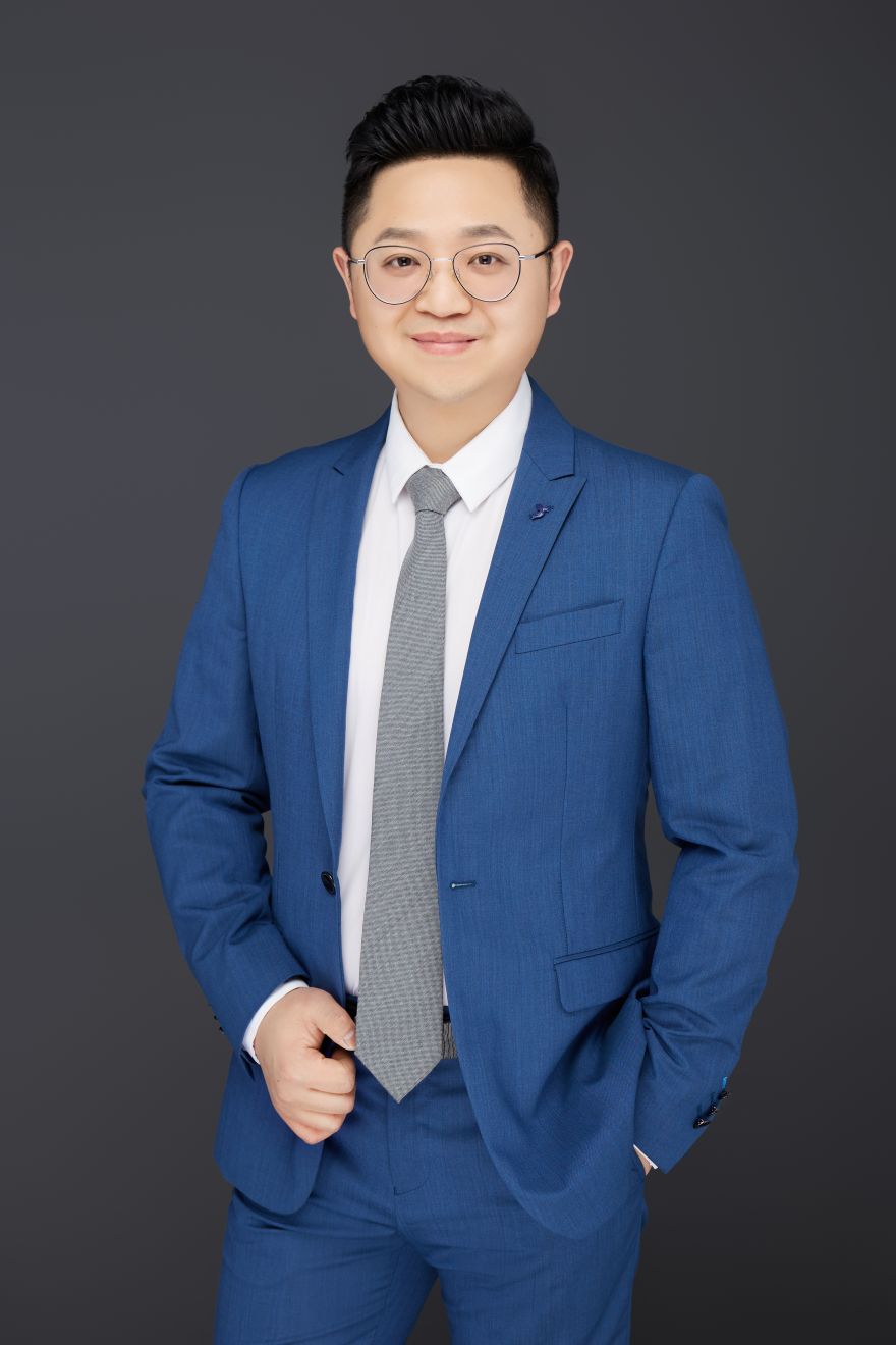 曹洪豪头像