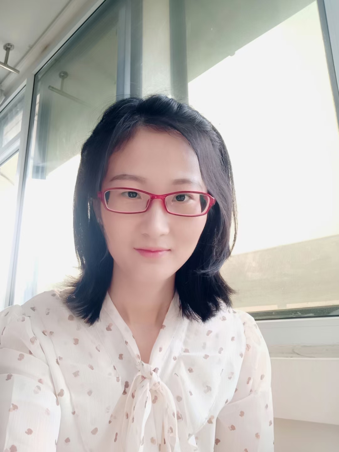 李琴头像