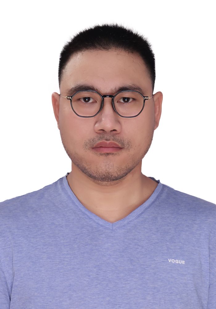 李君标头像