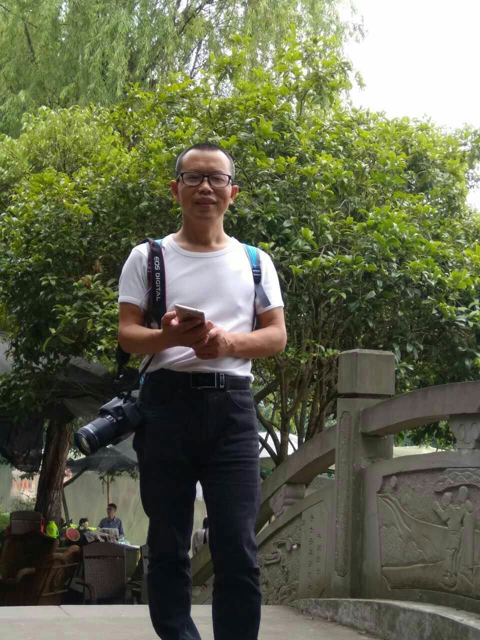 吴生波头像