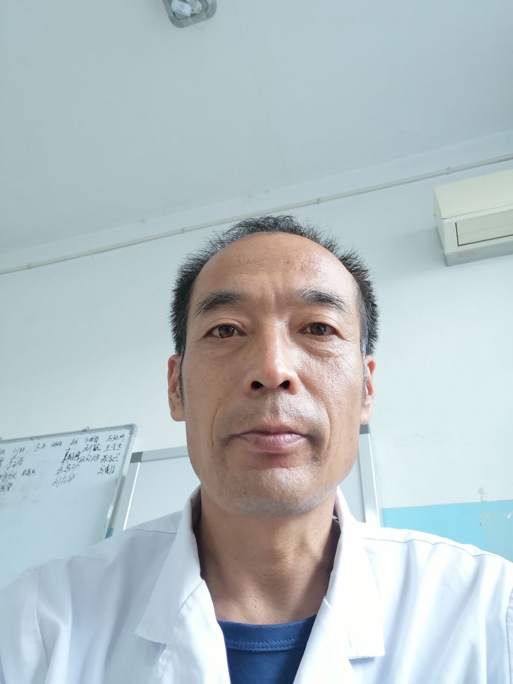 杜海春头像
