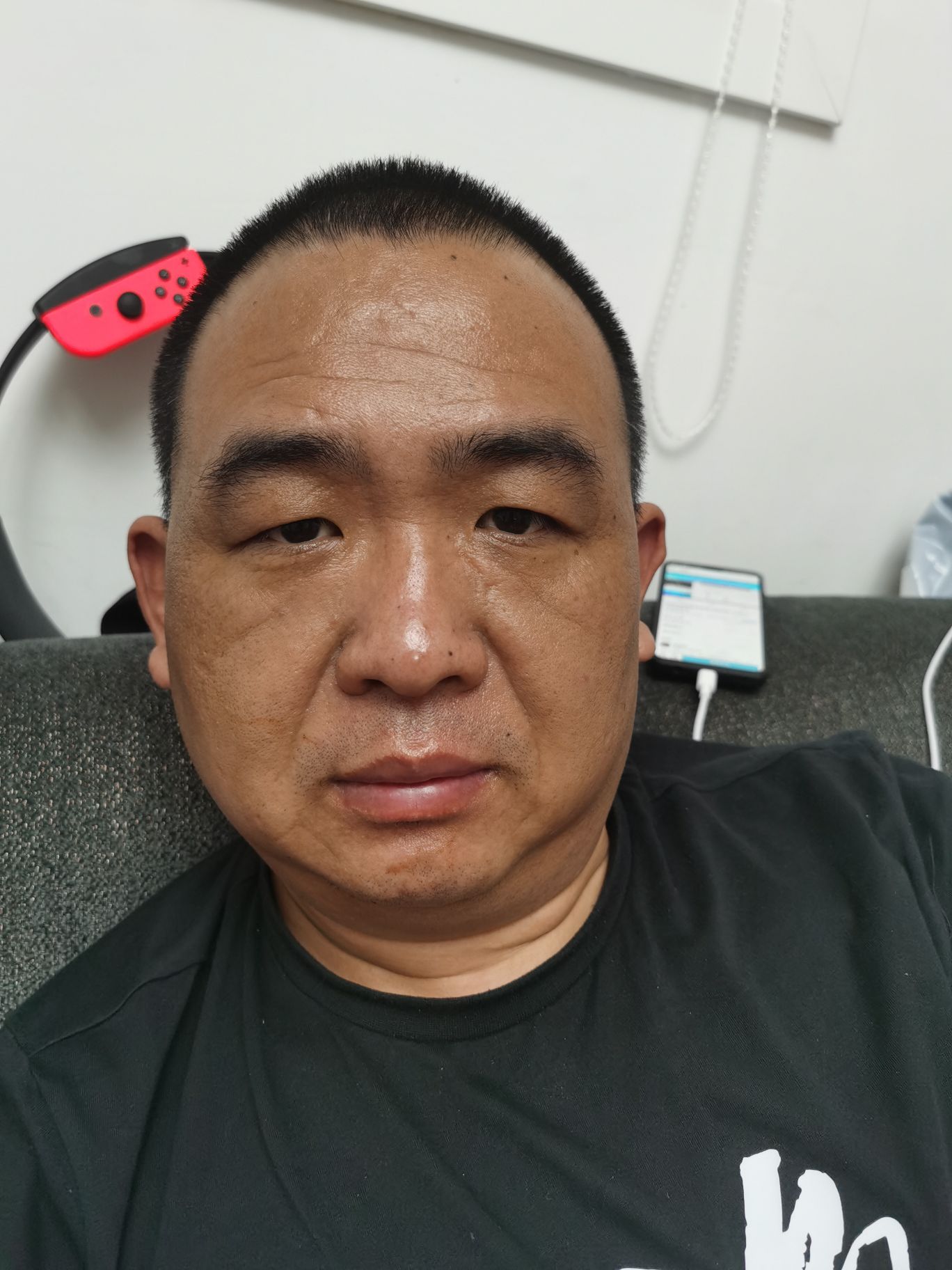王易头像