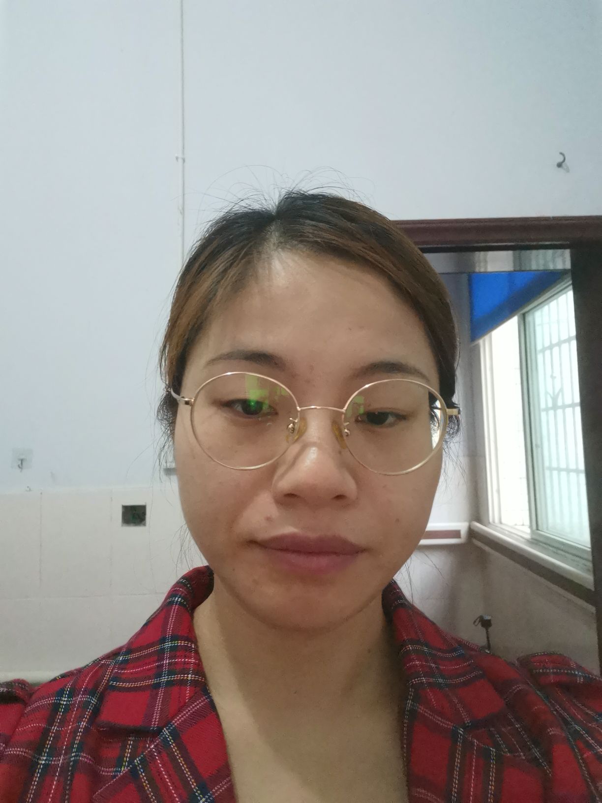 李红头像