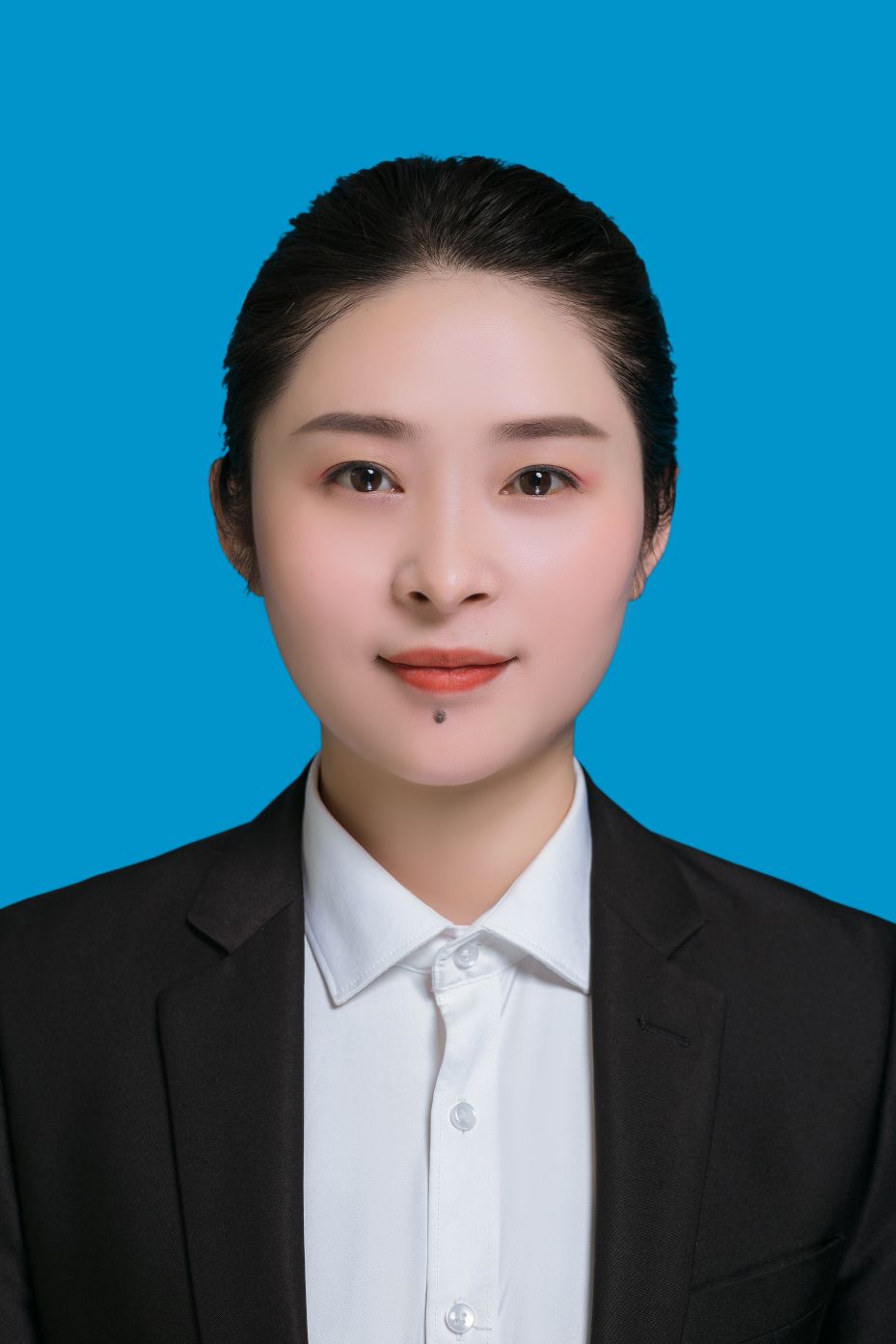 黄娟头像