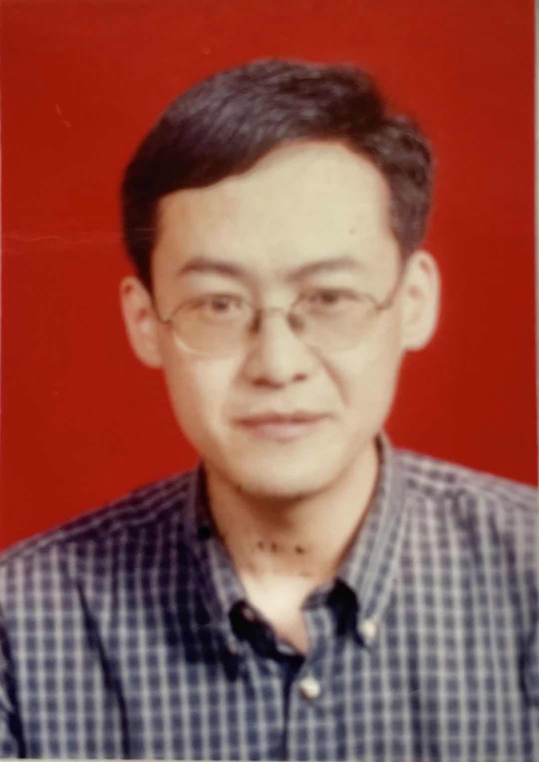 吴印森头像