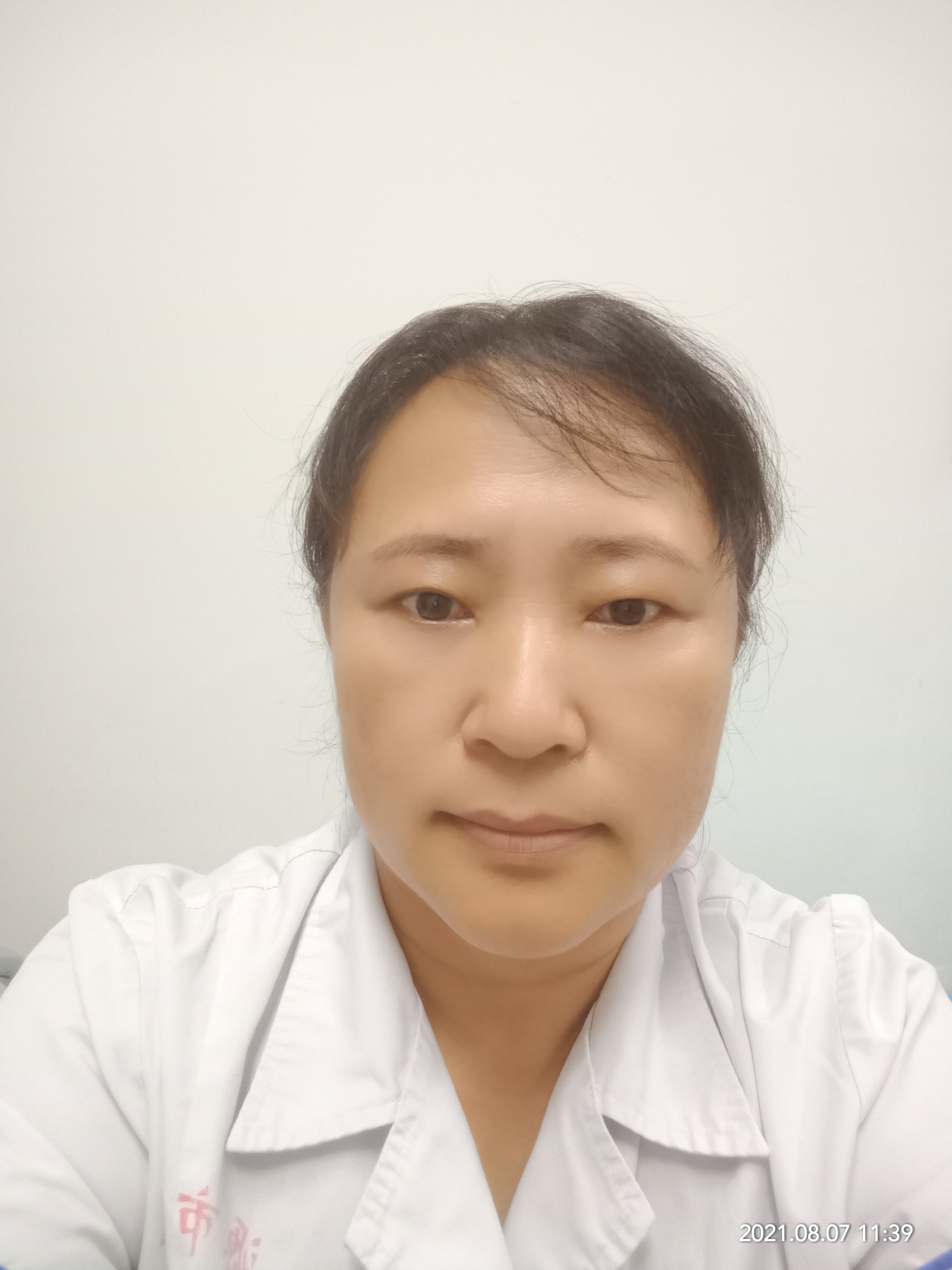 汤素艳头像