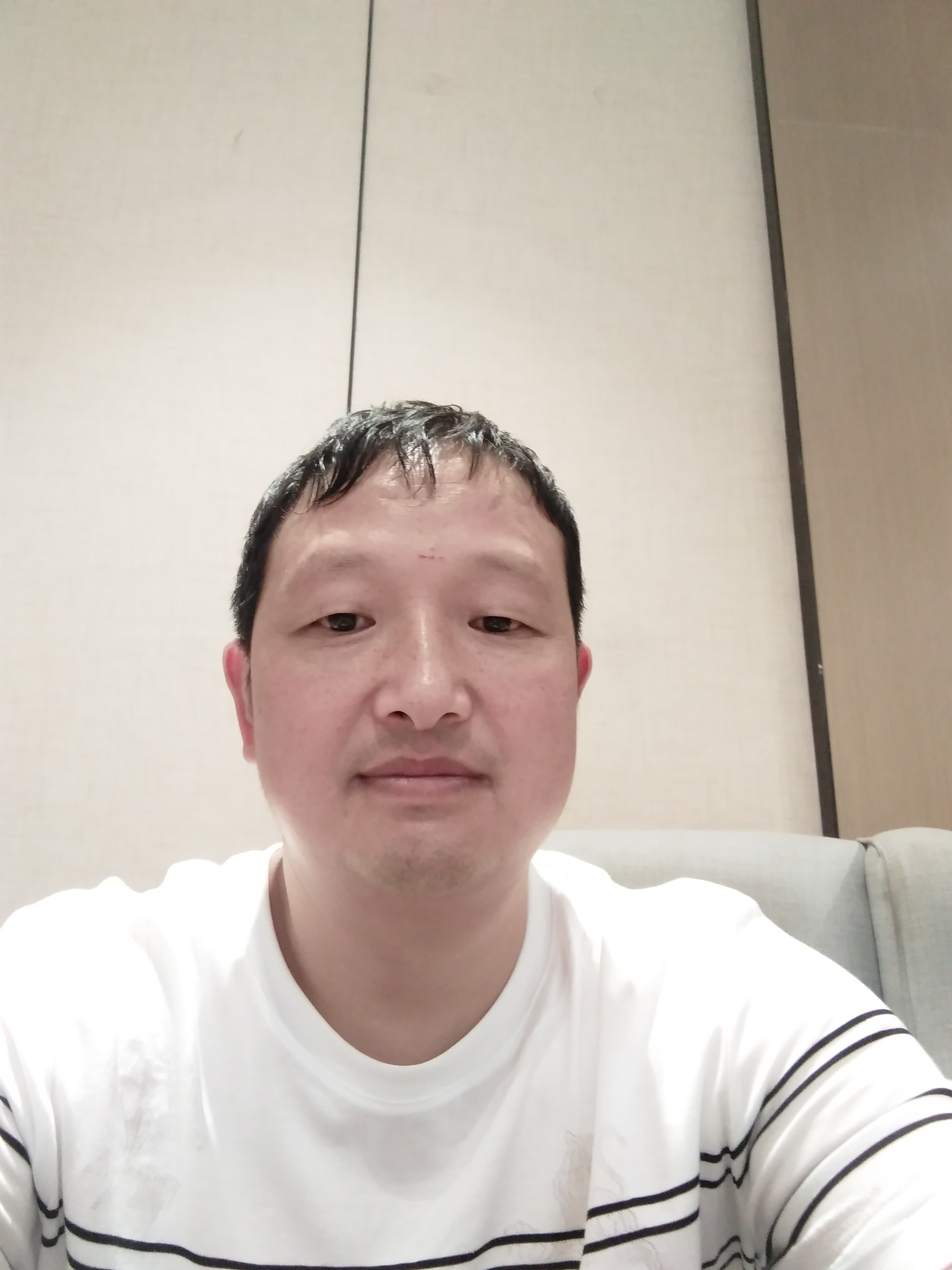 陈仕伟头像