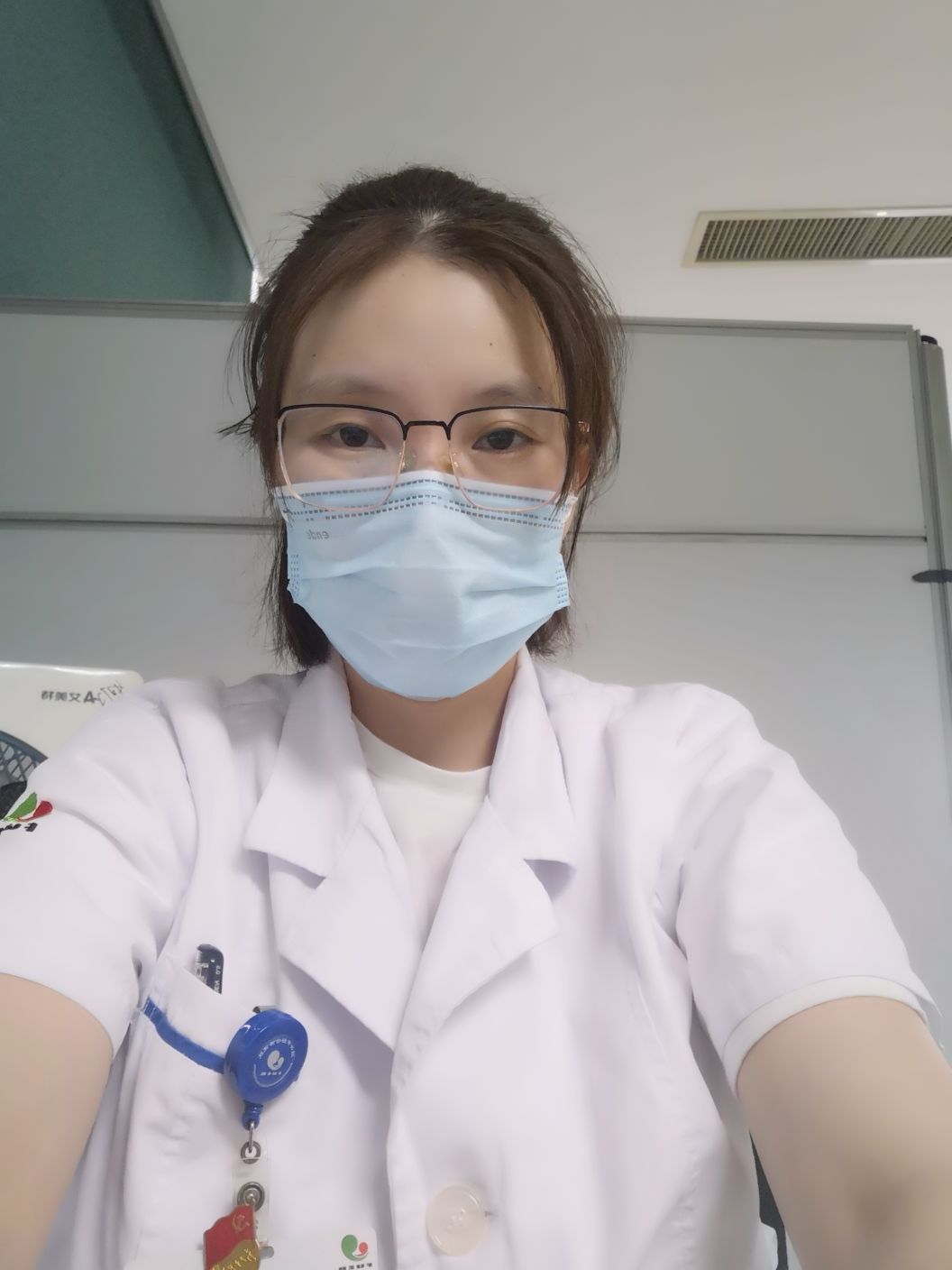 揭芳头像