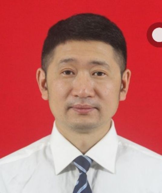 熊文中头像