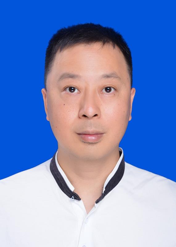 吕正龙头像
