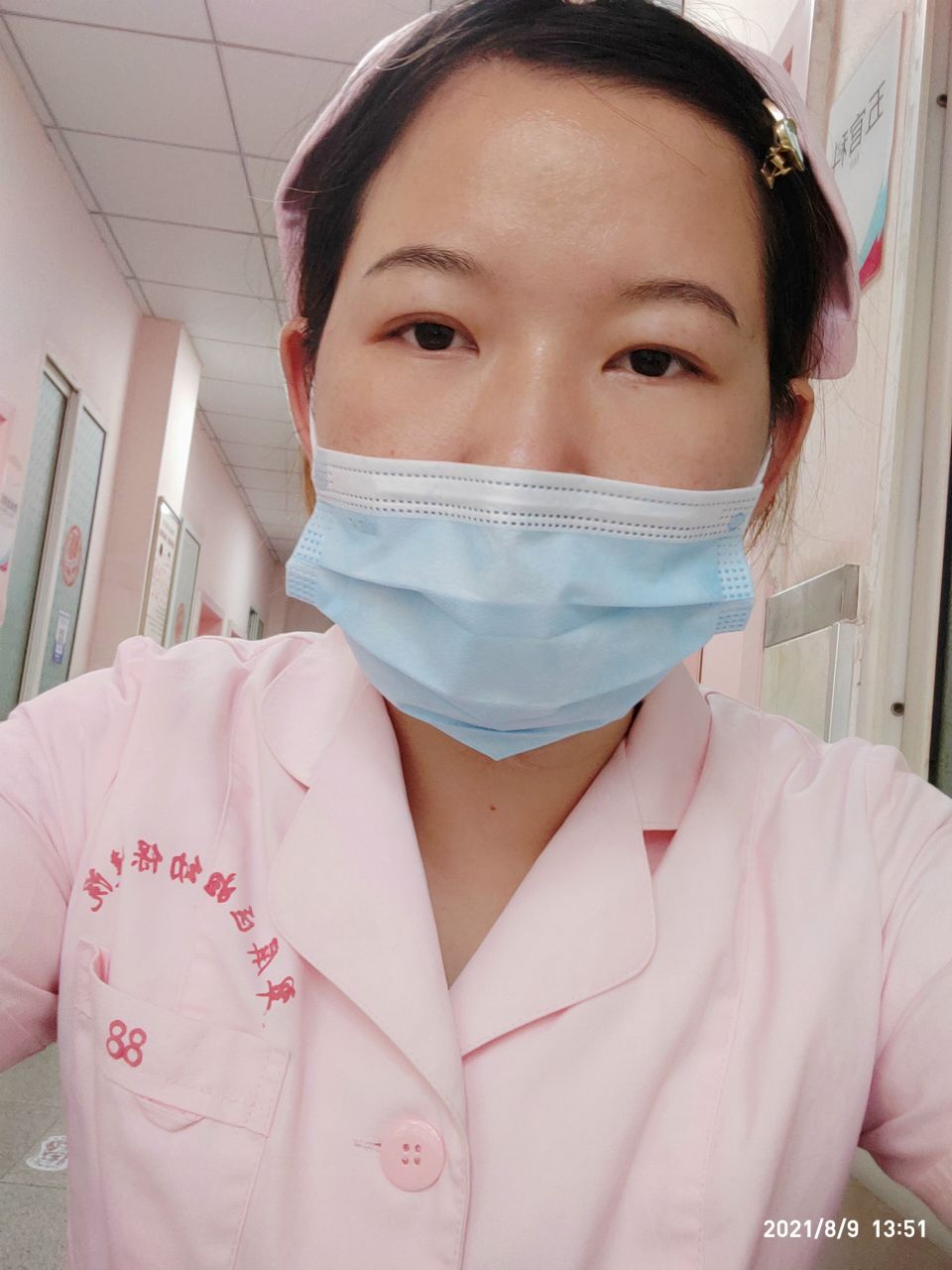 王冯头像