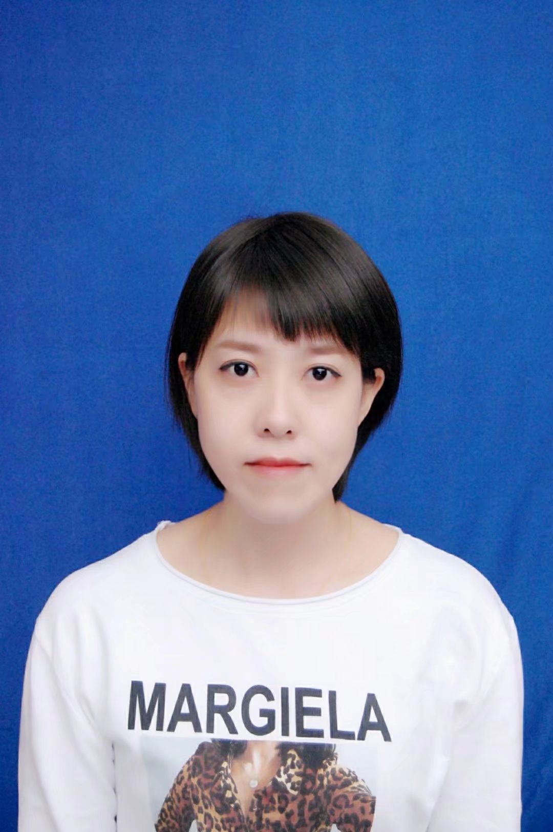 周欣头像