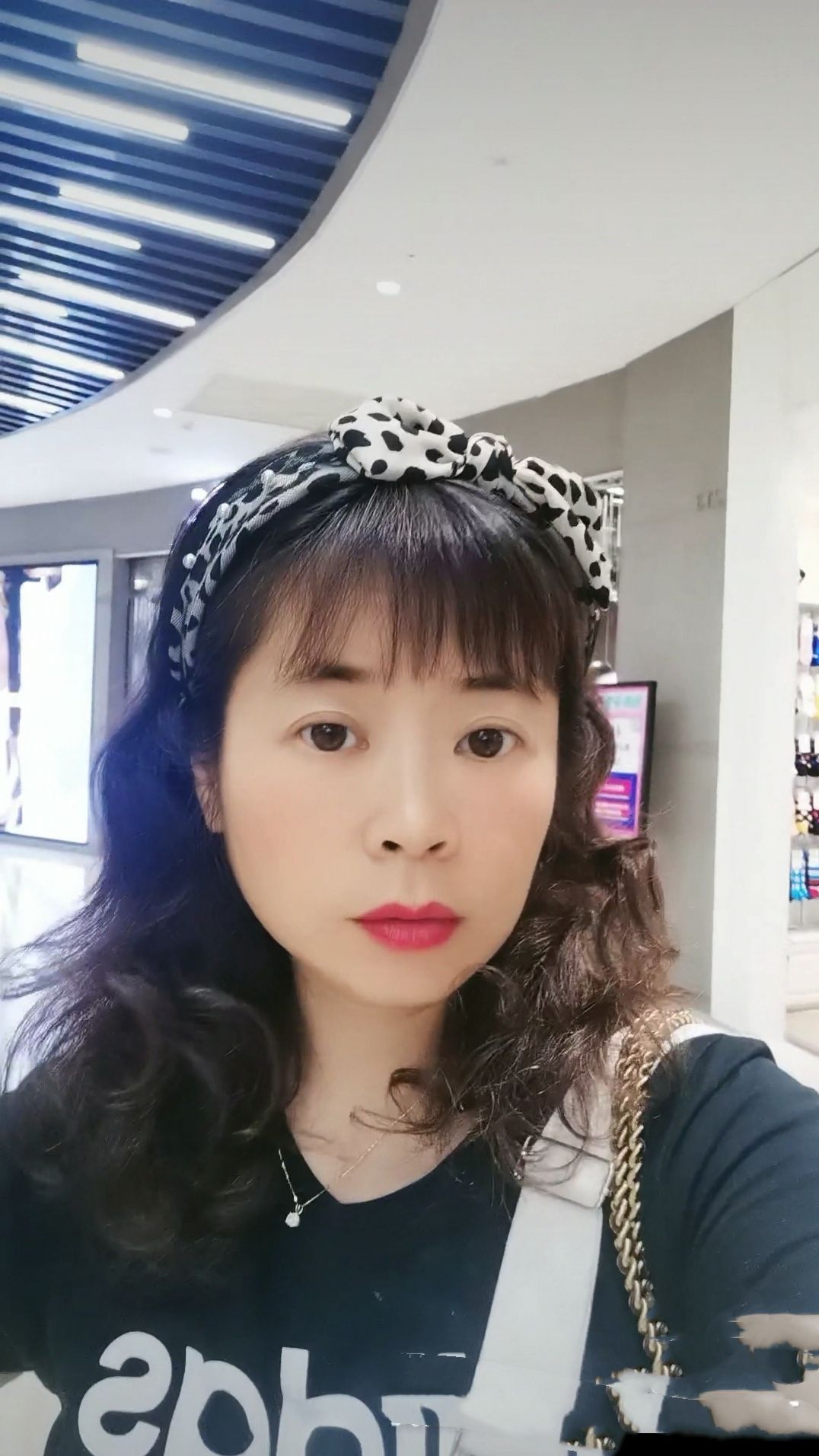 王琳头像