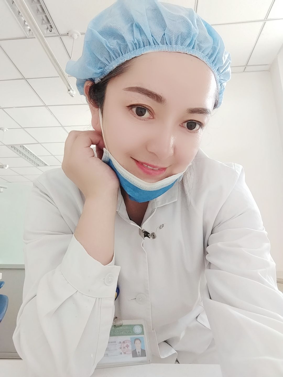 图尔荪古丽头像