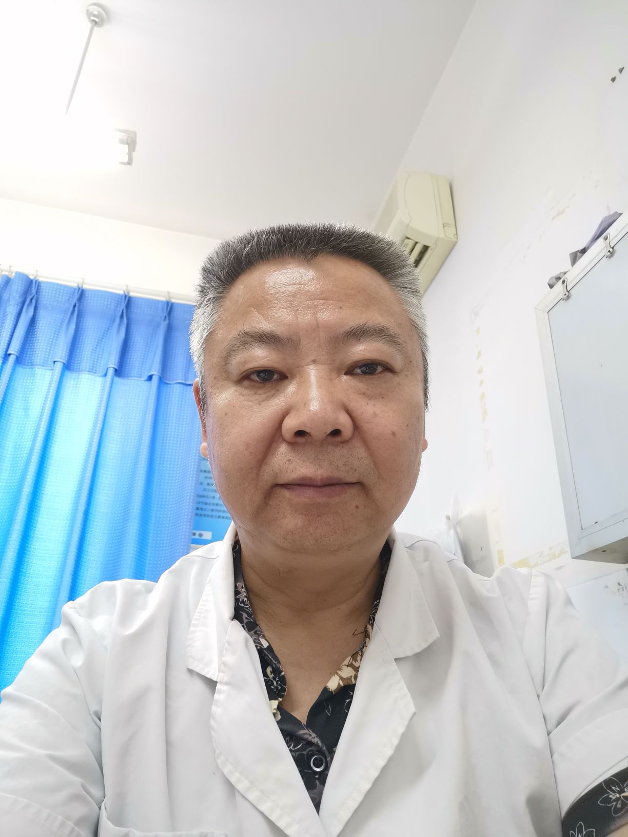 张文学头像