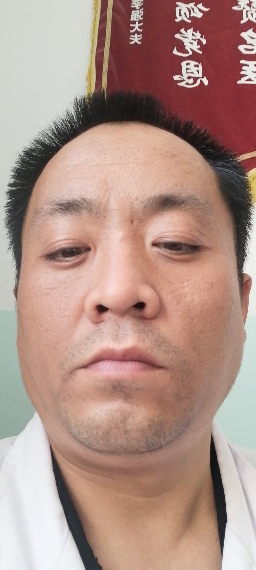 李强头像