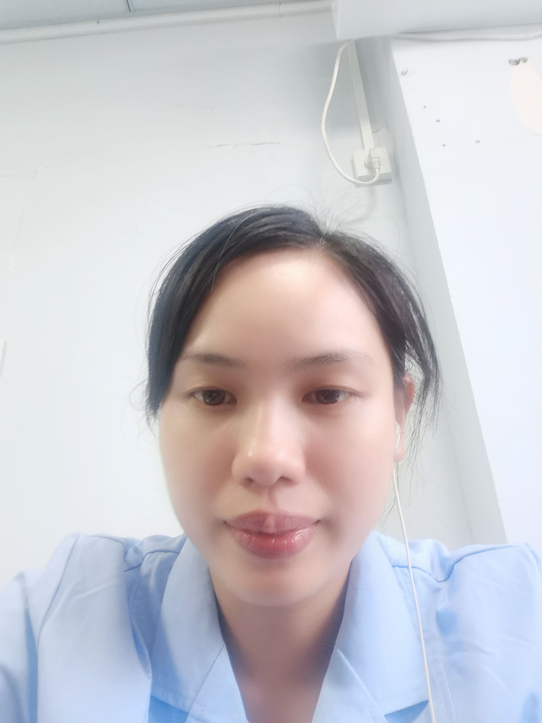 左丽头像