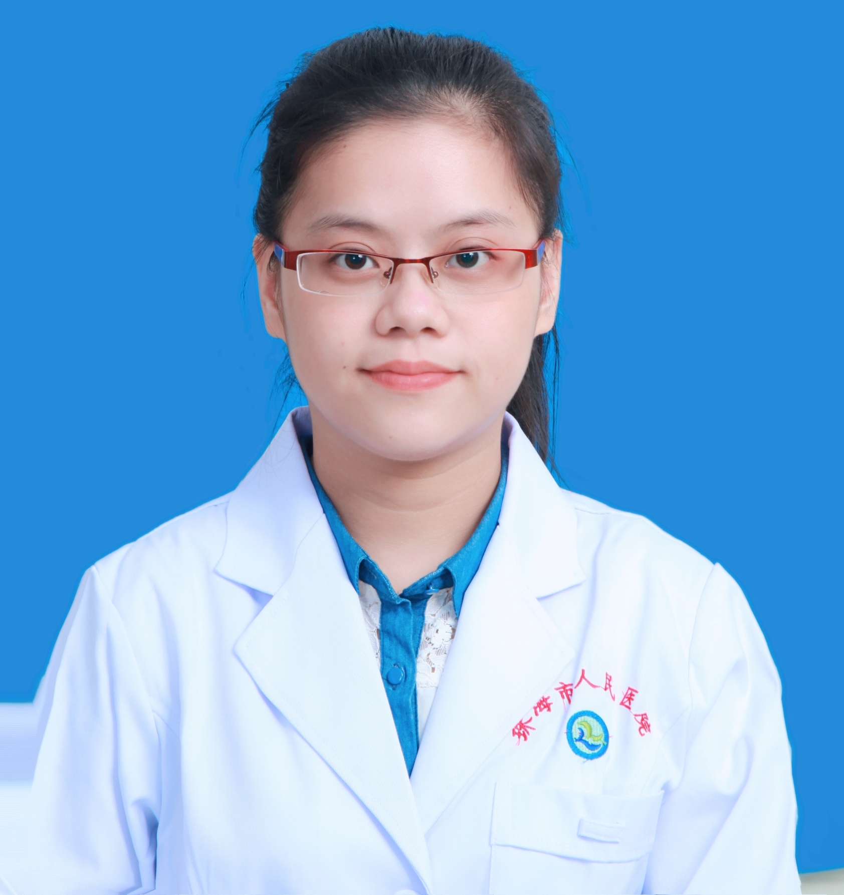 曾雅头像