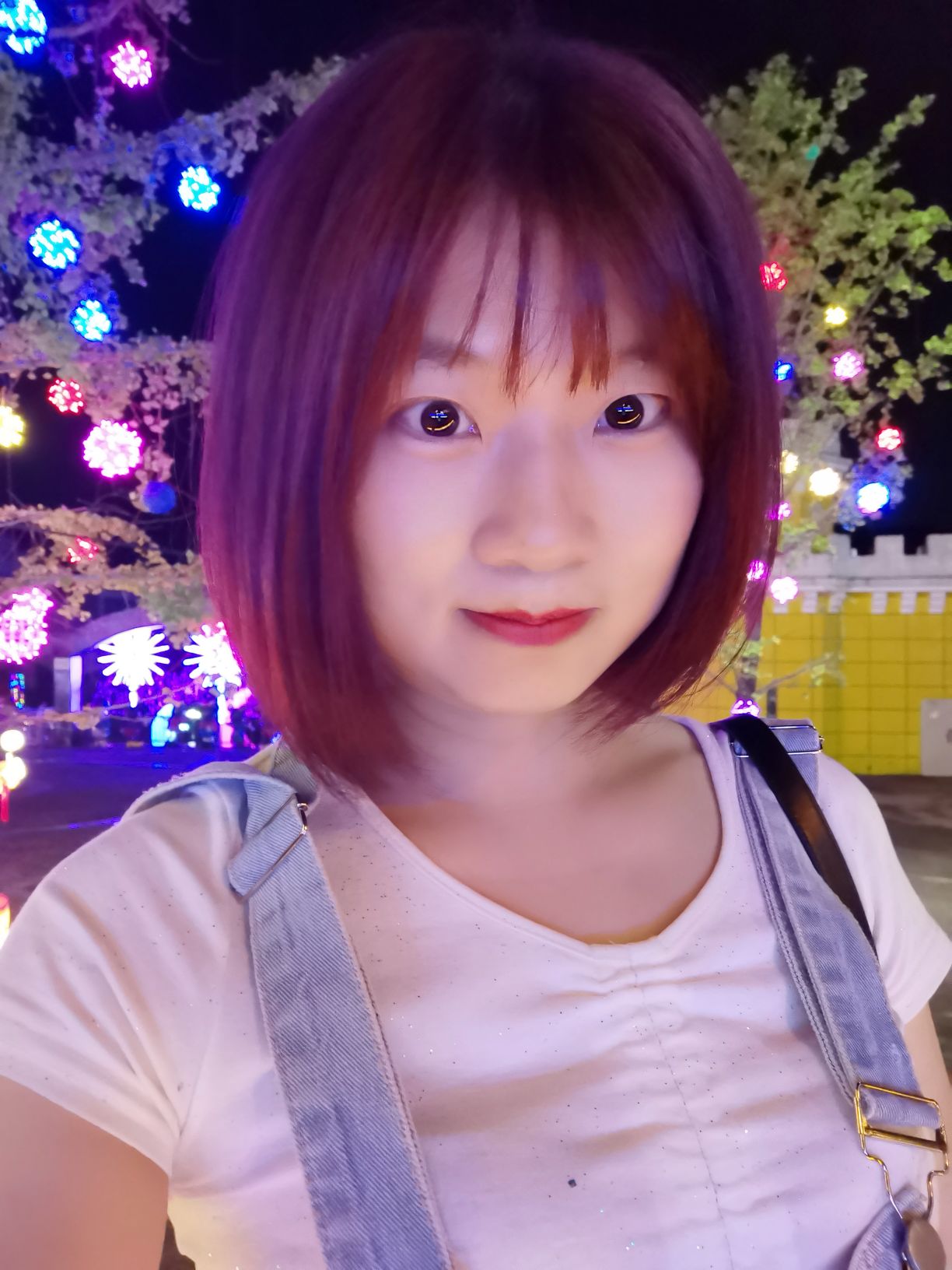 严婕头像