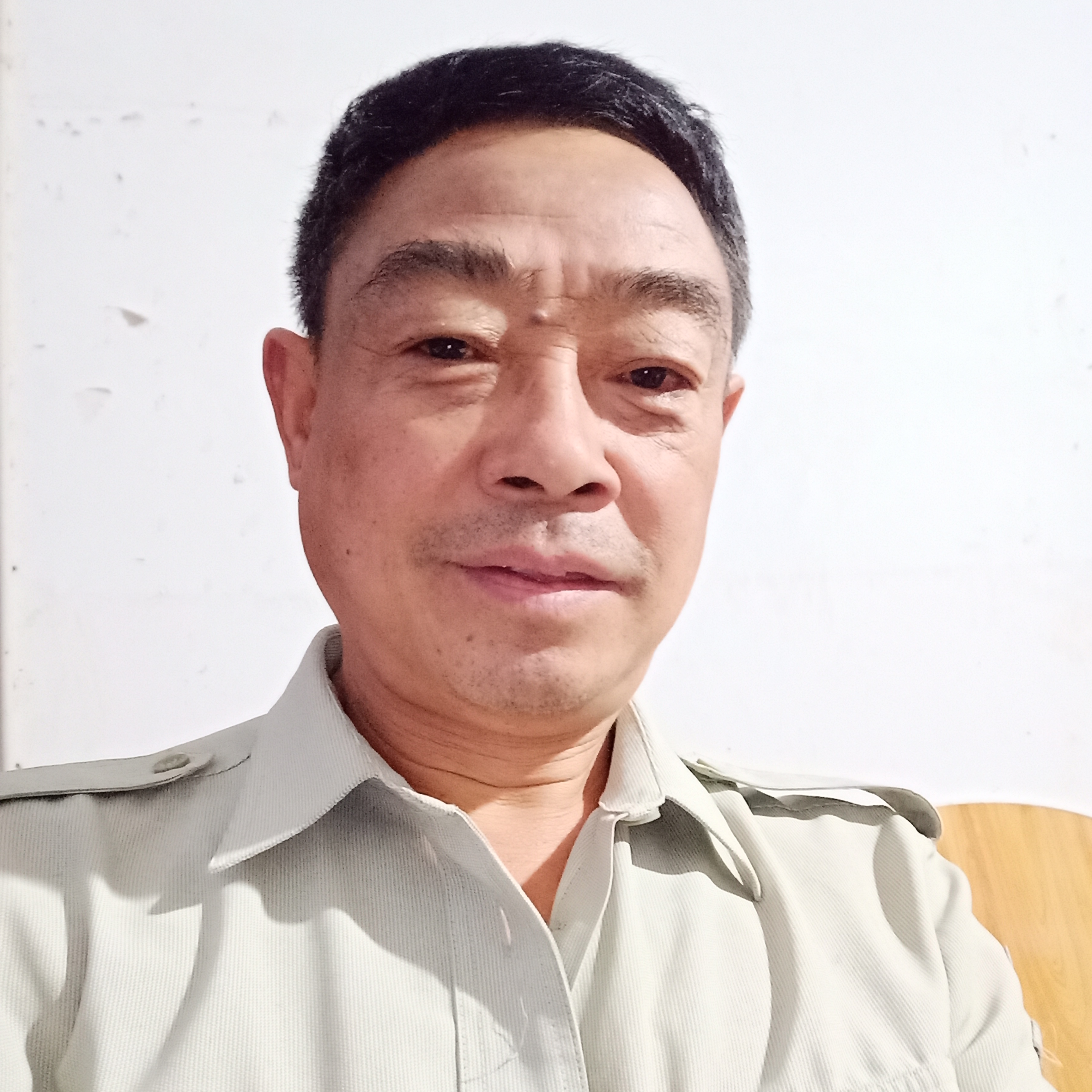 袁均富头像