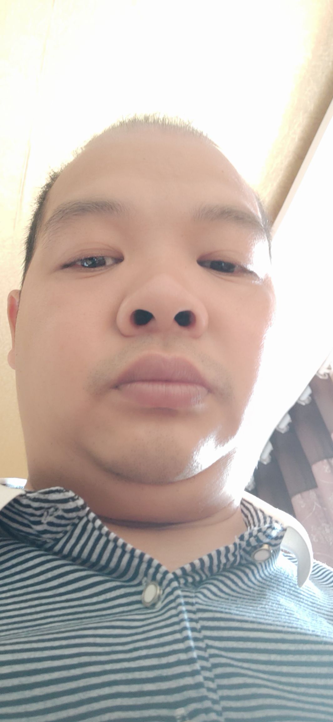 吴育强头像
