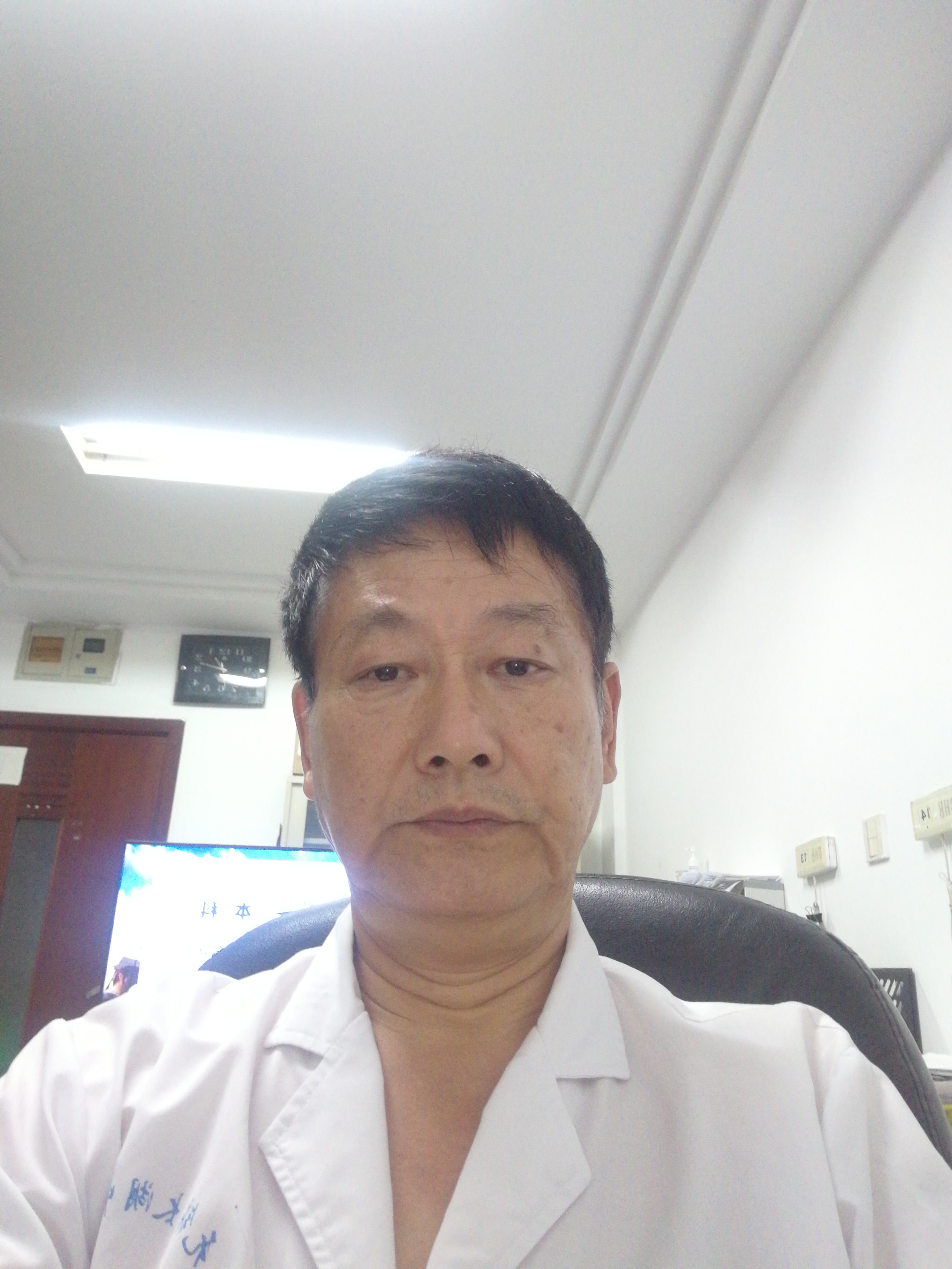 李德伦头像