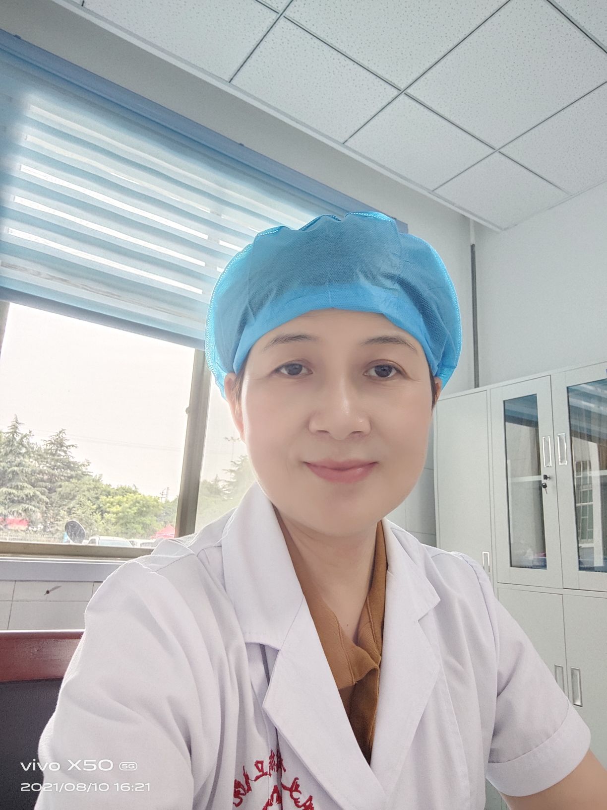 李艳霞头像