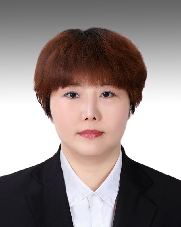 严红头像