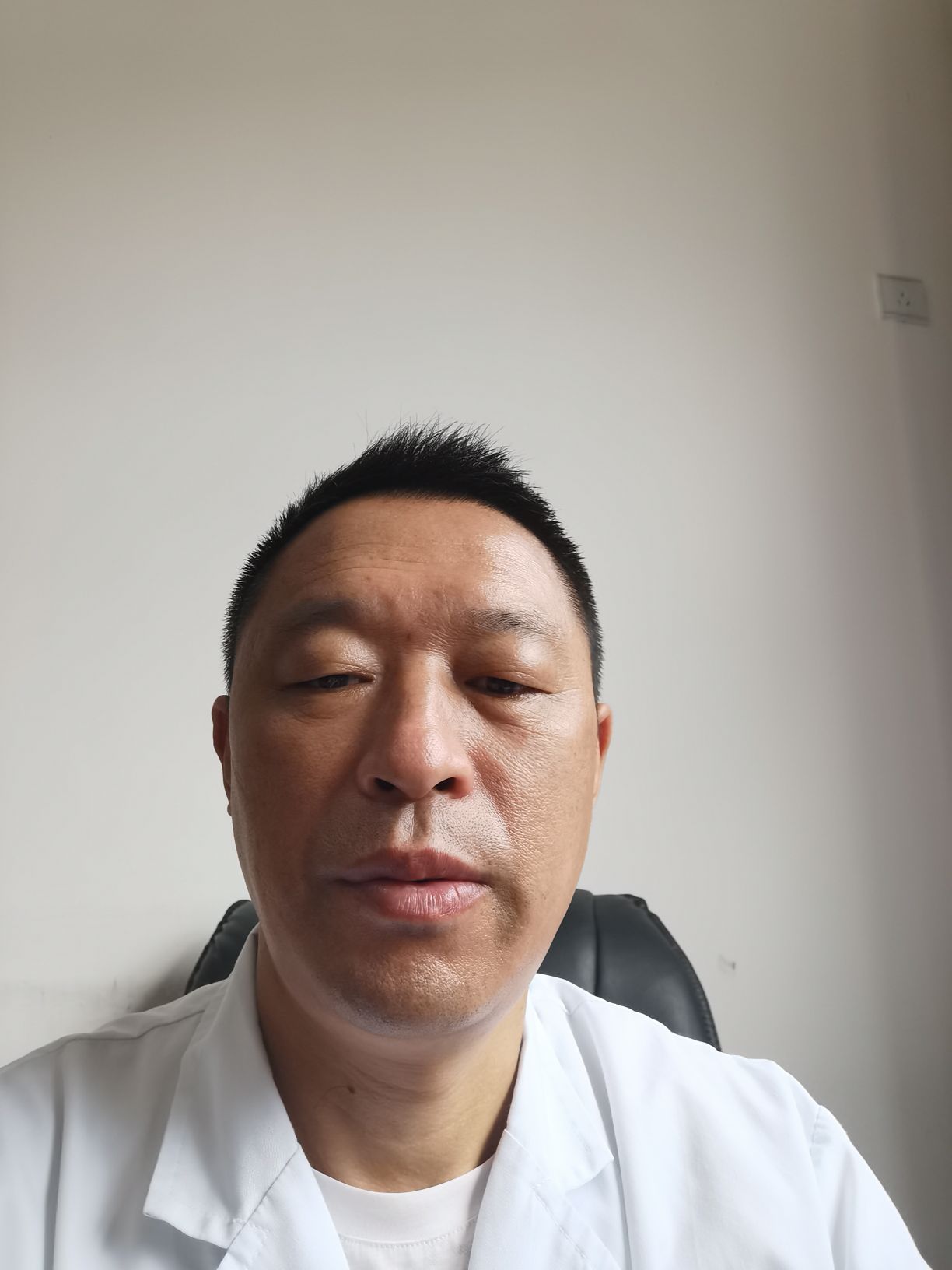 张俊荣头像