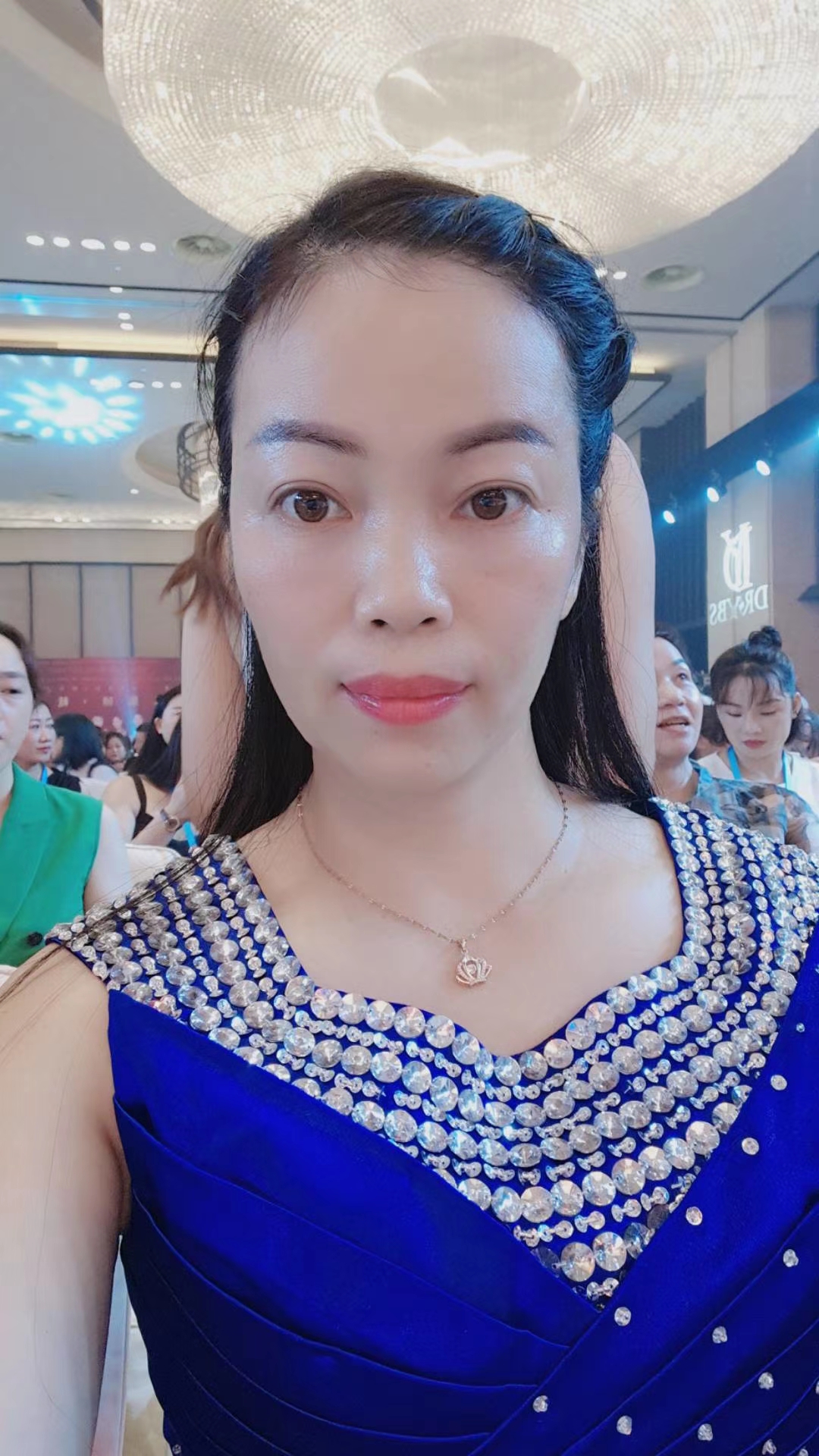 覃小玲头像