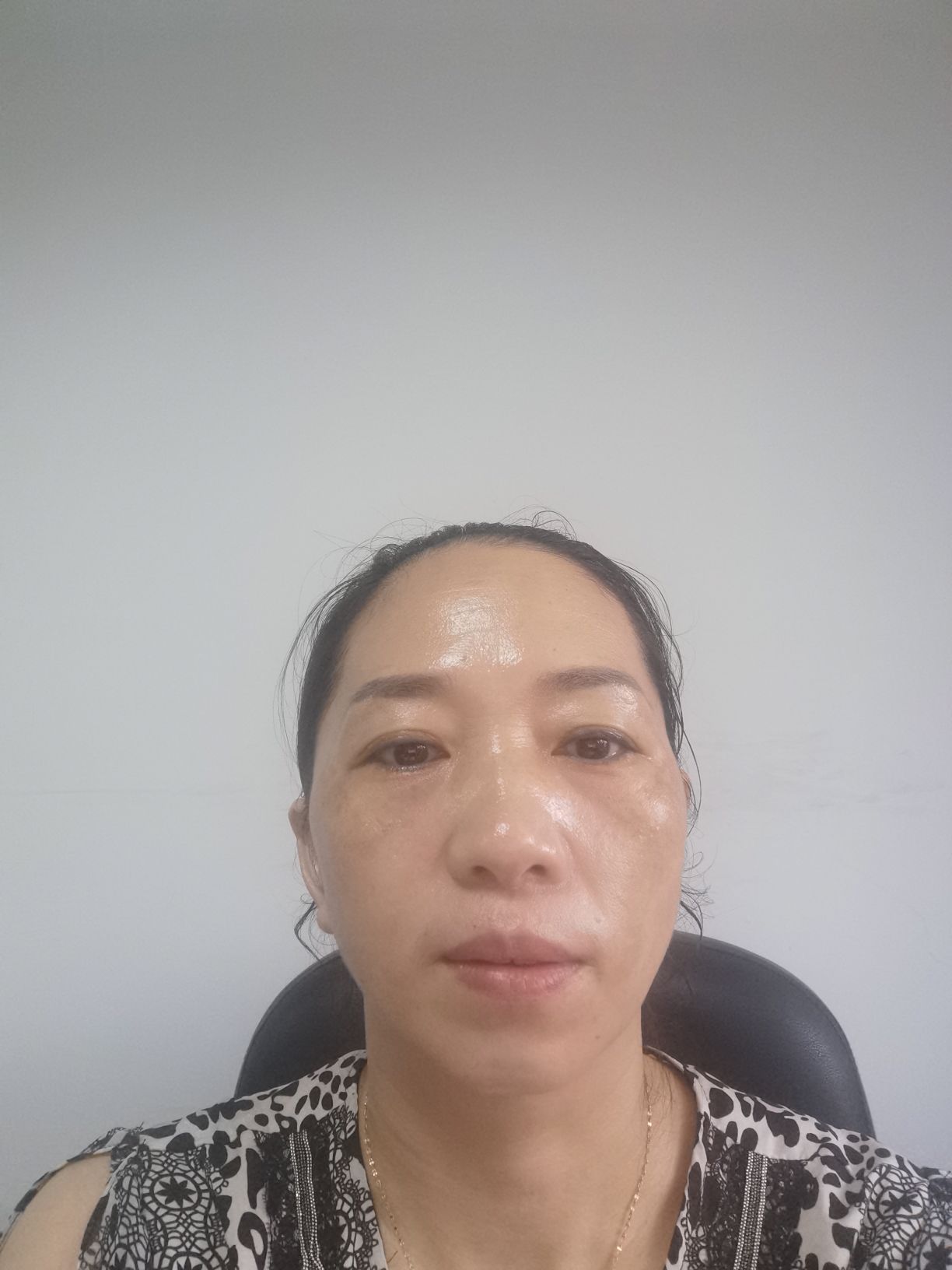 李群头像