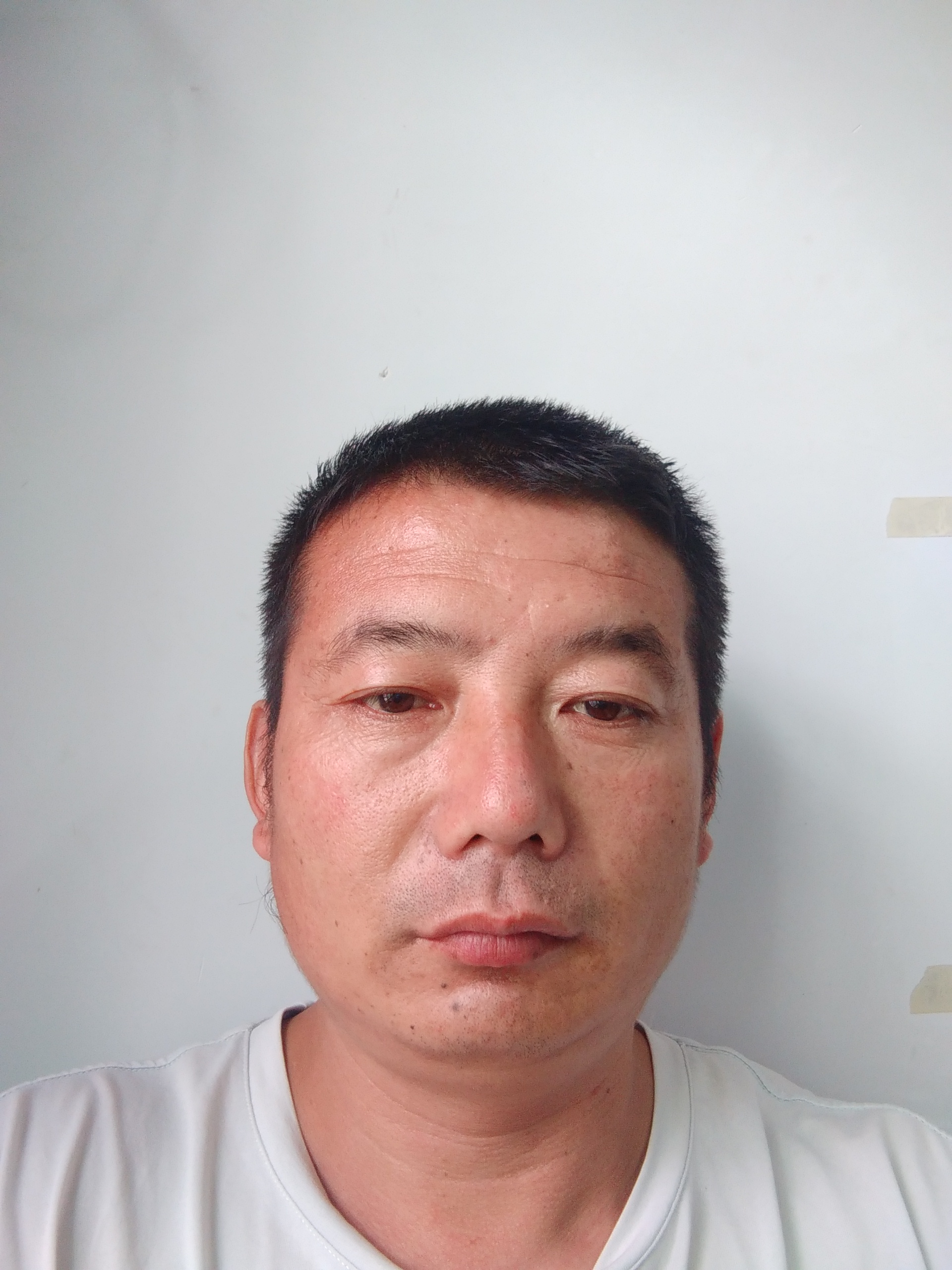 岳智头像