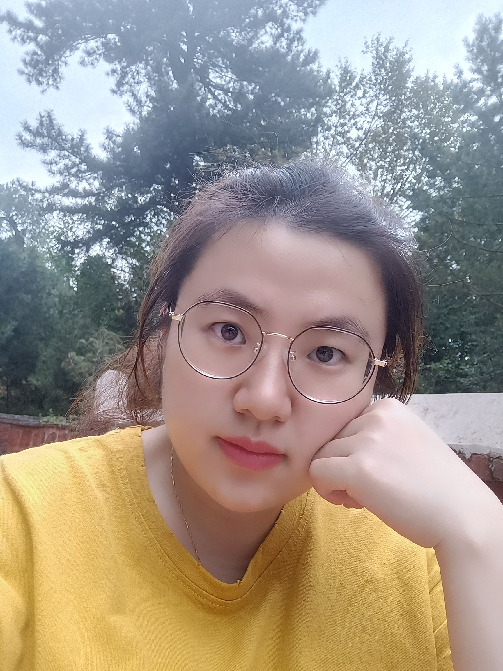 孙爱头像