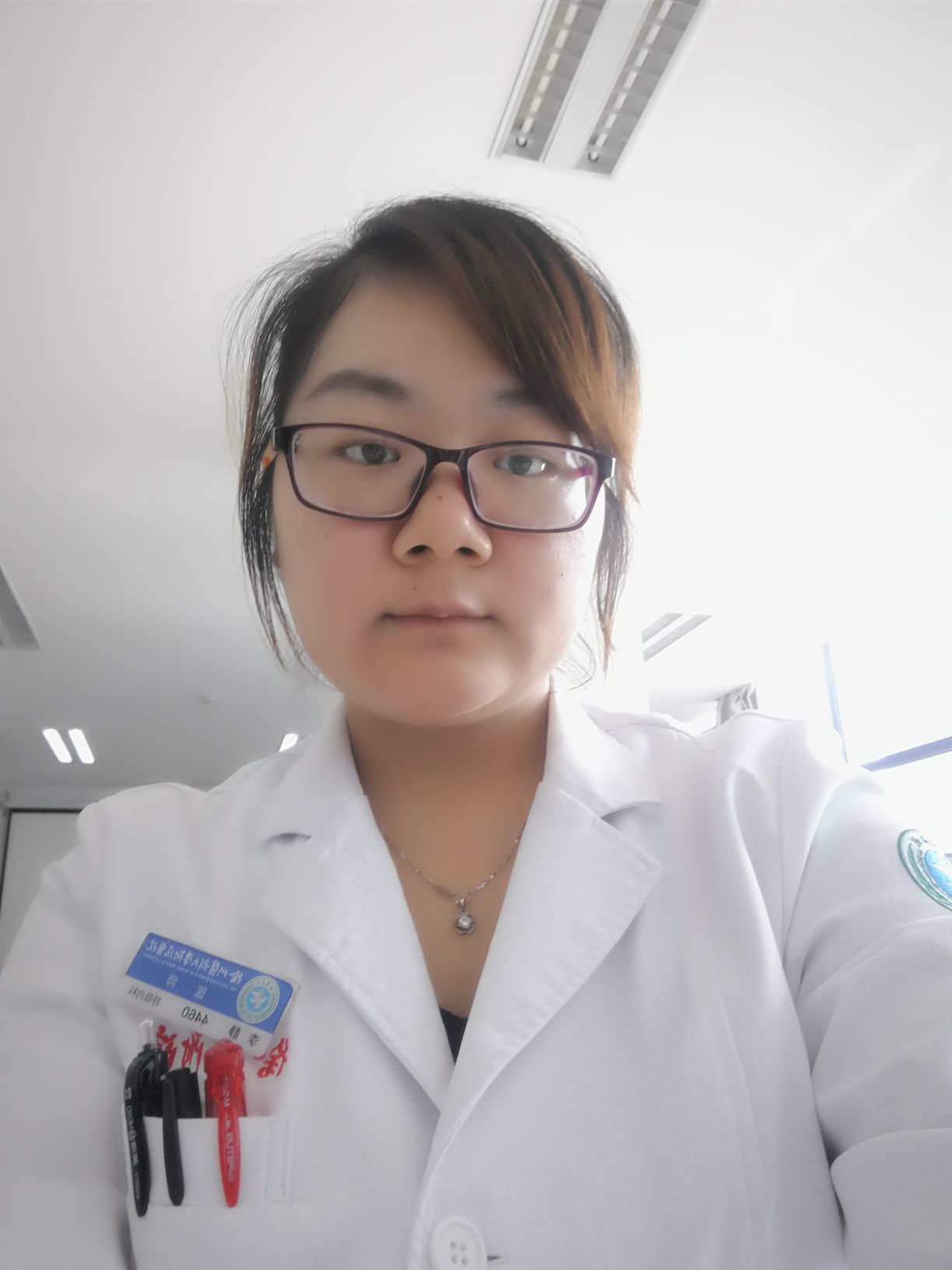 李静头像