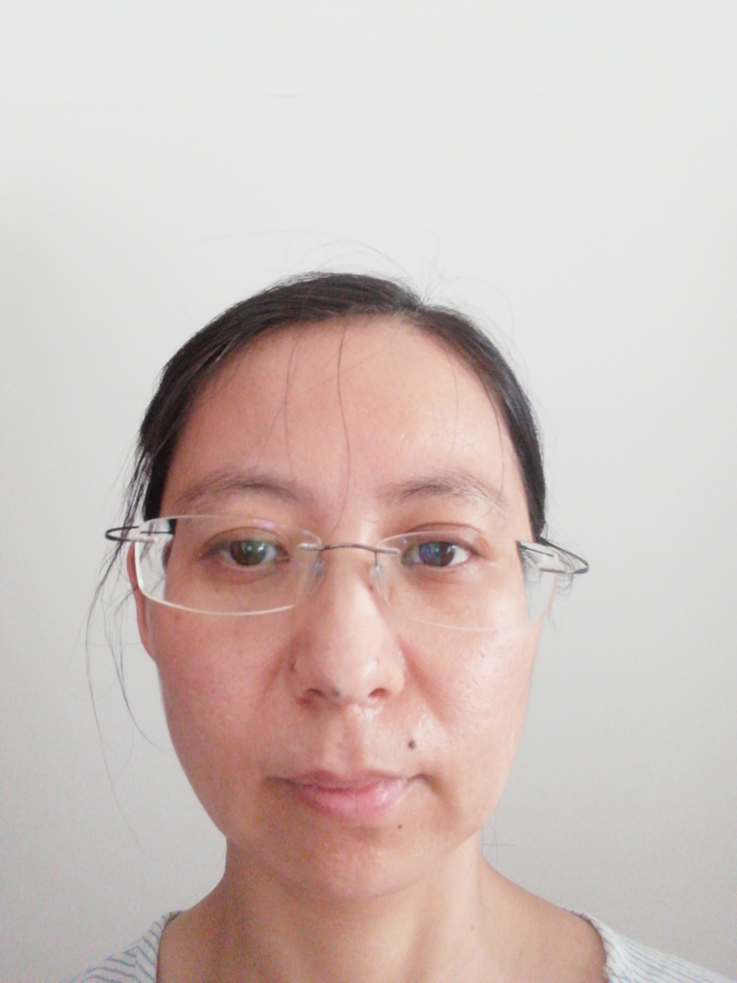 王鲁伃头像