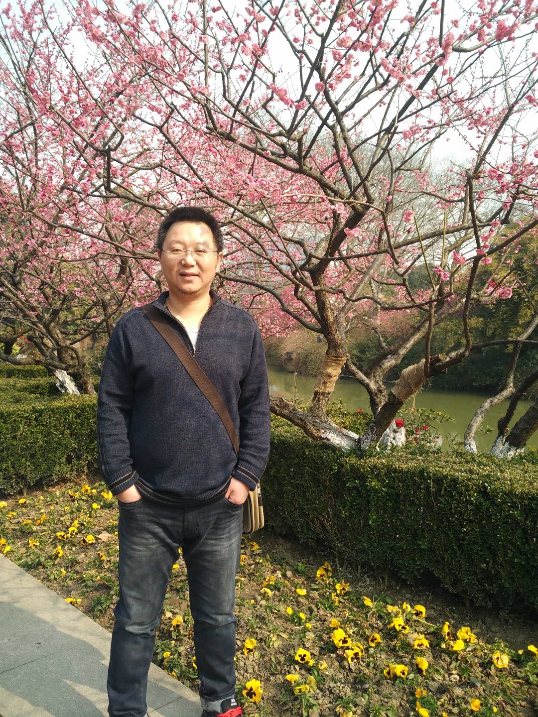 焦旭东头像