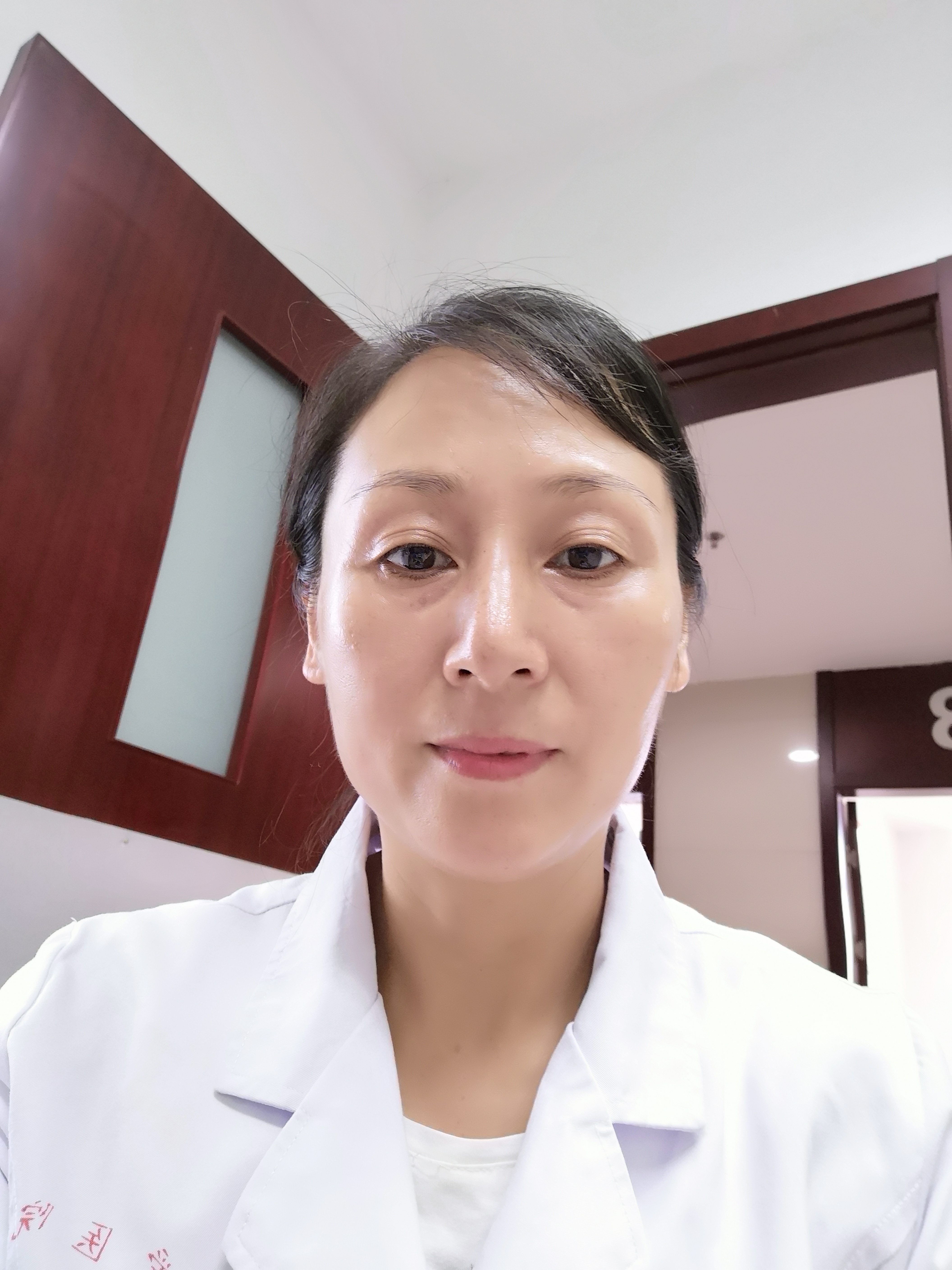 孔红梅头像